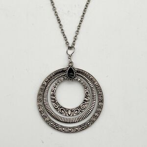Vintage Ornate Silver Tone 3 Graduated Circle Hoop Drop Pendant Necklace 18”